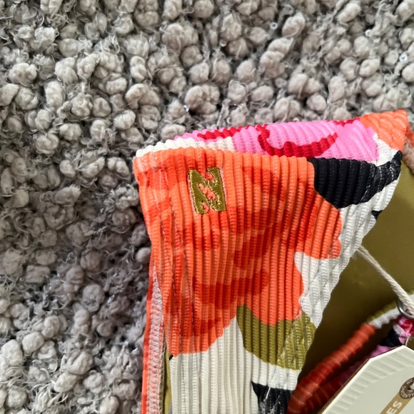 NWT Billabong Magic Garden Bikini - Picture 9 of 15